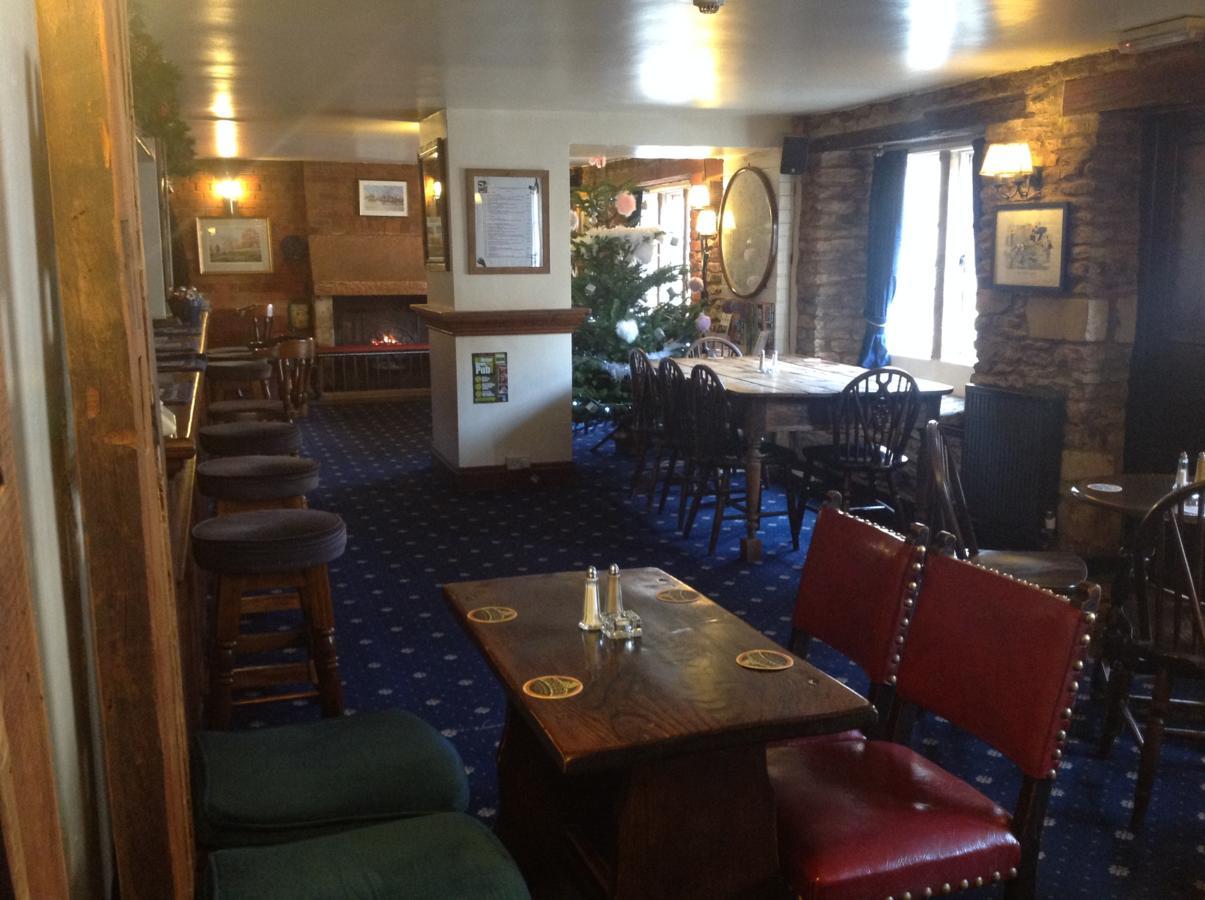 Hotel The Jolly Huntsman Chippenham  Exteriér fotografie